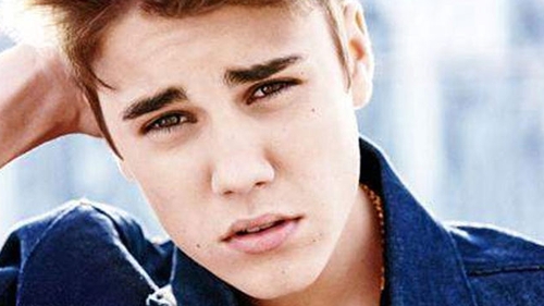 Gestul impardonabil facut de Justin Bieber intr-un club american. Cantaretul, acuzat ca si-a scuipat un fan care ii facea poze