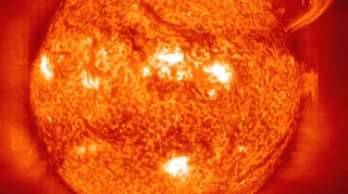 Soarele ar putea inghiti pamantul, in viitorul nu foarte indepartat