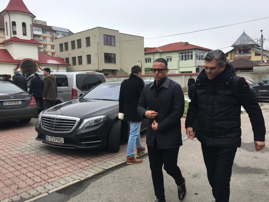 Laurențiu Reghecampf și-a înmormântat, marți, tatăl. Familia și prietenii au fost alături de celebrul antrenor