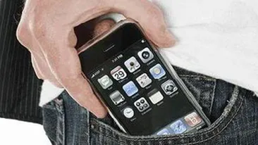 Nu mai e doar un mit: mii de oameni se expun unui PERICOL enorm! Risti sa faci CANCER daca tii TELEFONUL in buzunar sau…