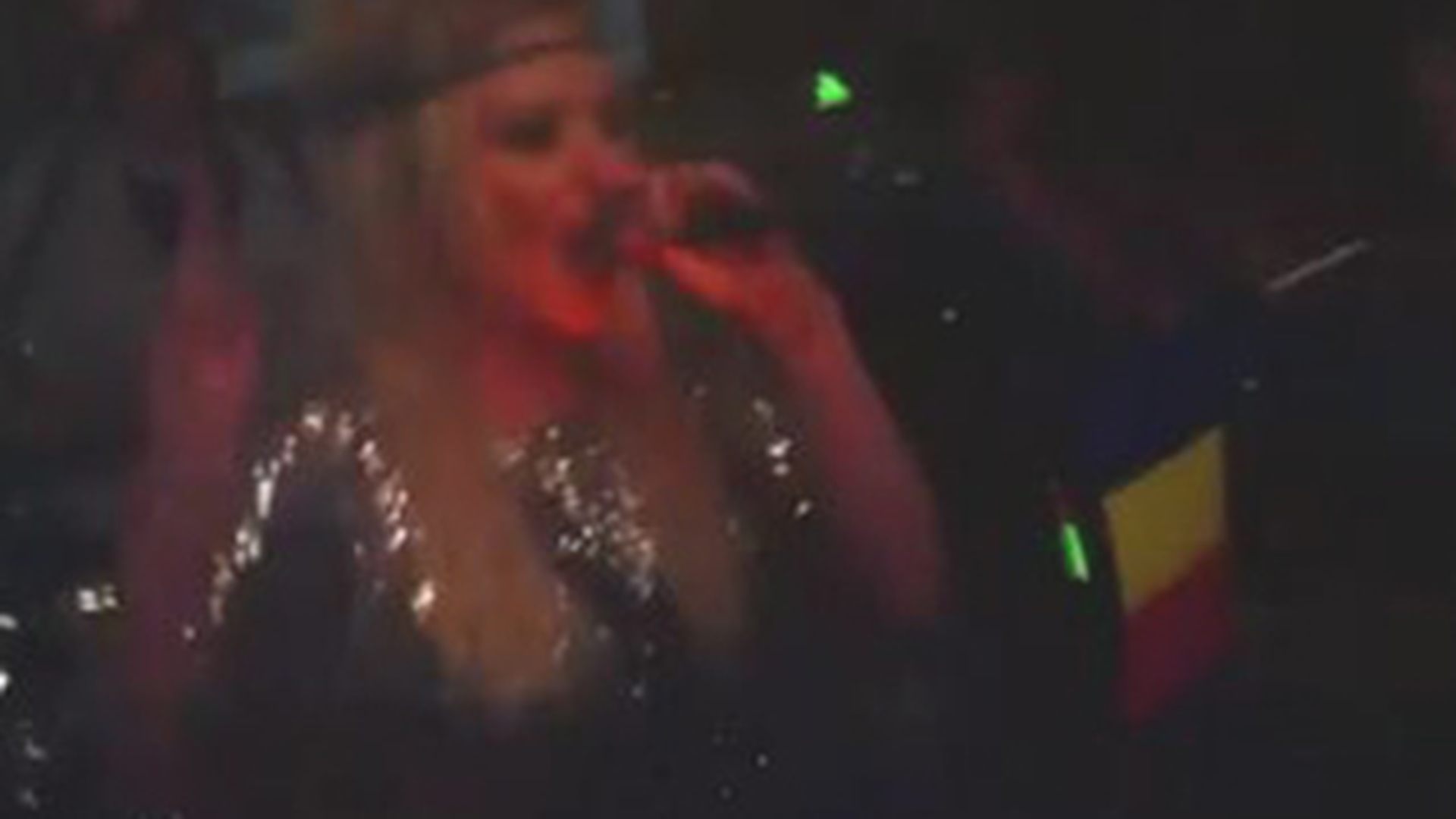 VIDEO Delia te vrea "Down on me"! Te bagi?