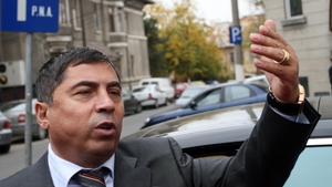 Lautarii lui Mos Craciun au dat tarcoale casei lui Vasile Turcu! Ce crezi, le-a dat sau nu le-a dat?