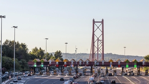 Românii care merg la mare trebuie să scoată bani în plus din buzunar. Știrea dimineții, o taxă apare din nou