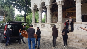 Ce scrie pe crucea lui Costin Mărculescu. Greşeala cutremurătoare făcută de apropiaţi