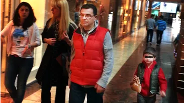 Asa tata, asa fiu! Mihai Margineanu isi asorteaza tinuta cu cea a fiului sau atunci cand ies impreuna in oras!