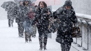 Cod Galben de ninsoare şi vânt puternic semnalat de meteorologi pentru 16 judeţe din ţară!