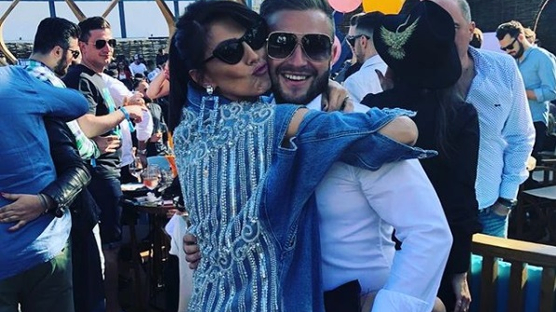 Ilinca Vandici și soțul ei au devenit nași! Invitații nu și-au putut lua ochii de la rochia prezentatoarei de la “Bravo, ai stil!”