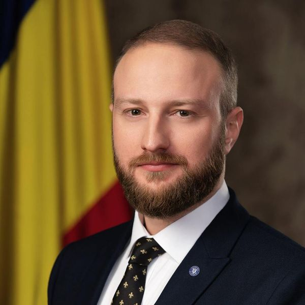 Fiul regretatului jurnalist Dumitru TInu
