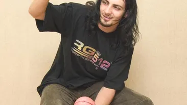 In 2004, Iustin castiga Big Brother, acum e artist in Germania!Când eram mic, mâncam pene ca să-mi crească aripi Vezi ce a patit