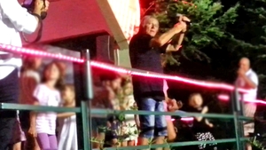 Mihai Constantinescu incalzeste viitoarea generatie Lala band cu slagare de pe vremea in care nu se gaseau televizoare color!