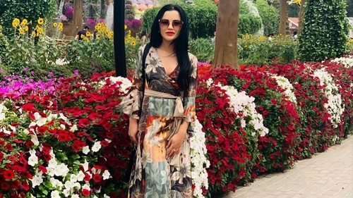 Carmen de la Sălciua a dat dovadă de curaj. Artista s-a afișat în fața fanilor complet nemachiată, dar a fost criticată