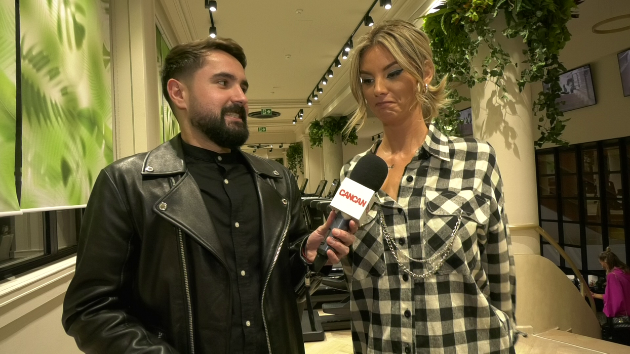 Ramona Olaru, surpinsă fără inel de logodnă la un eveniment monden: "N-am, n-am nimic pe degete!" (Foto: captură video) 