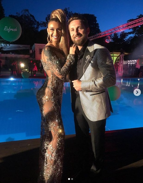 Bianca Drăgușanu, apariție mega-sexy la petrecerea VIVA! Cu cine a venit de mână