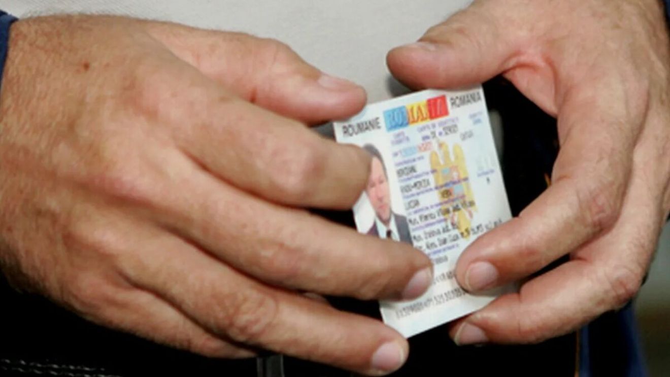 Cât costă schimbarea numelui în România, în 2026. Care sunt actele necesare