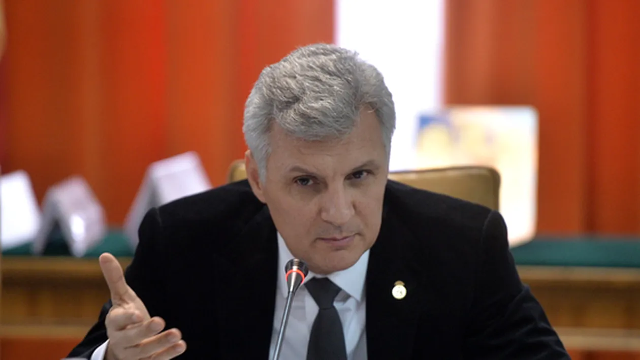 Isărescu și Chirițoiu, chemați la audieri, pe 29 ianuarie, la Comisia economică a Senatului