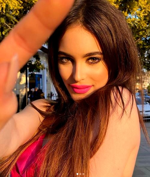 Așa mamă, așa fiică! La 18 ani, fiica Andreei Berecleanu s-a tranformat într-o bombă sexy! Imagini HOT cu tânăra