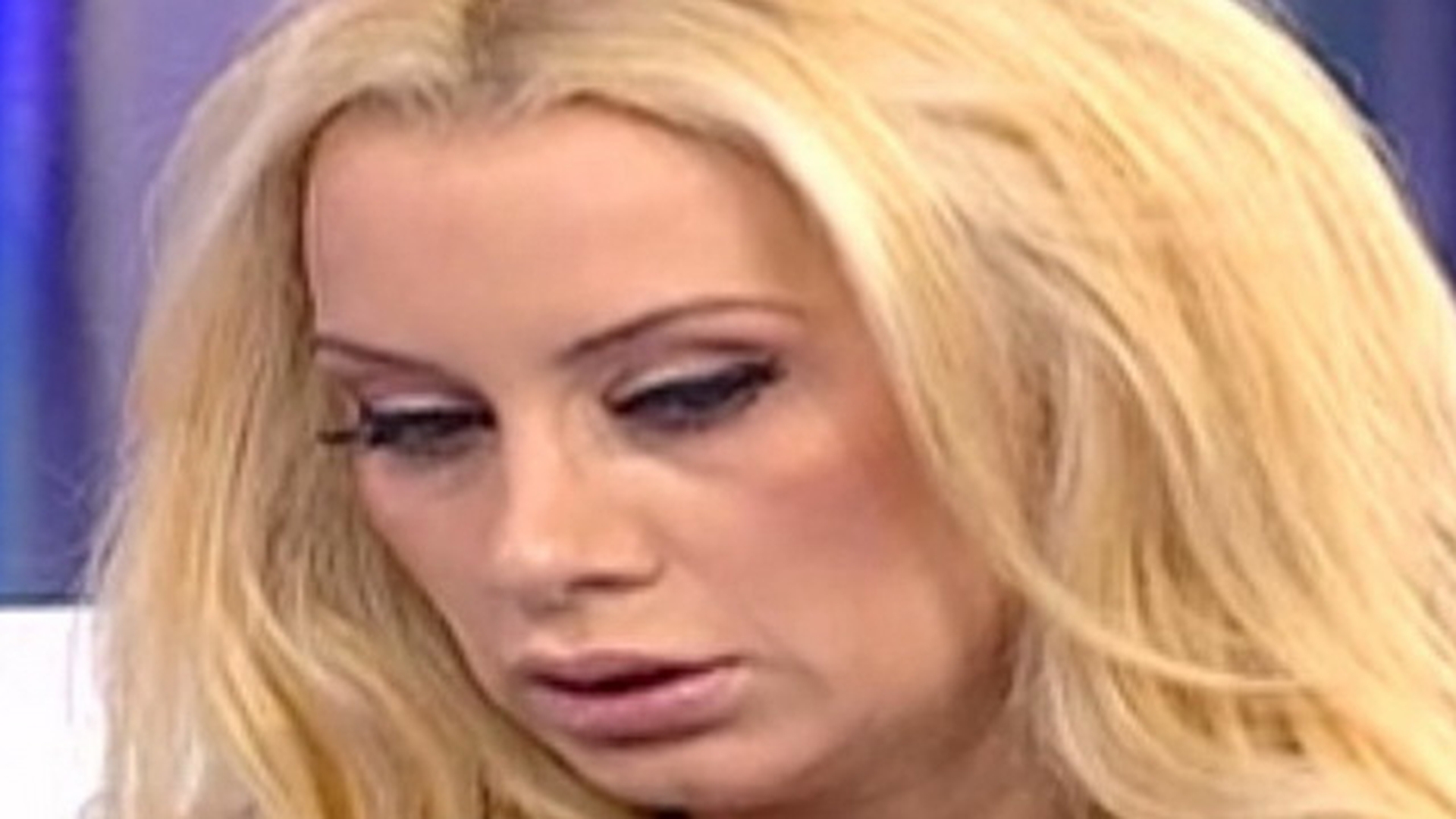 Simona Trasca: "Iubitul meu e MINOR!". Blonda, in lacrimi in direct la TV. Era sa lesine in platou si a luat-o salvarea