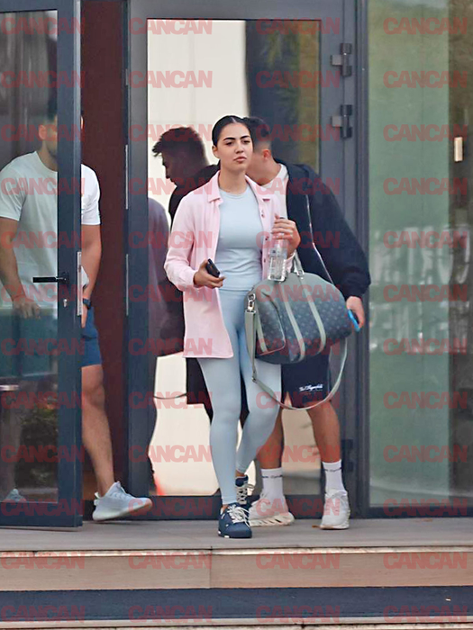 Vanessa și Bogdan de la Ploiești ies de la sală