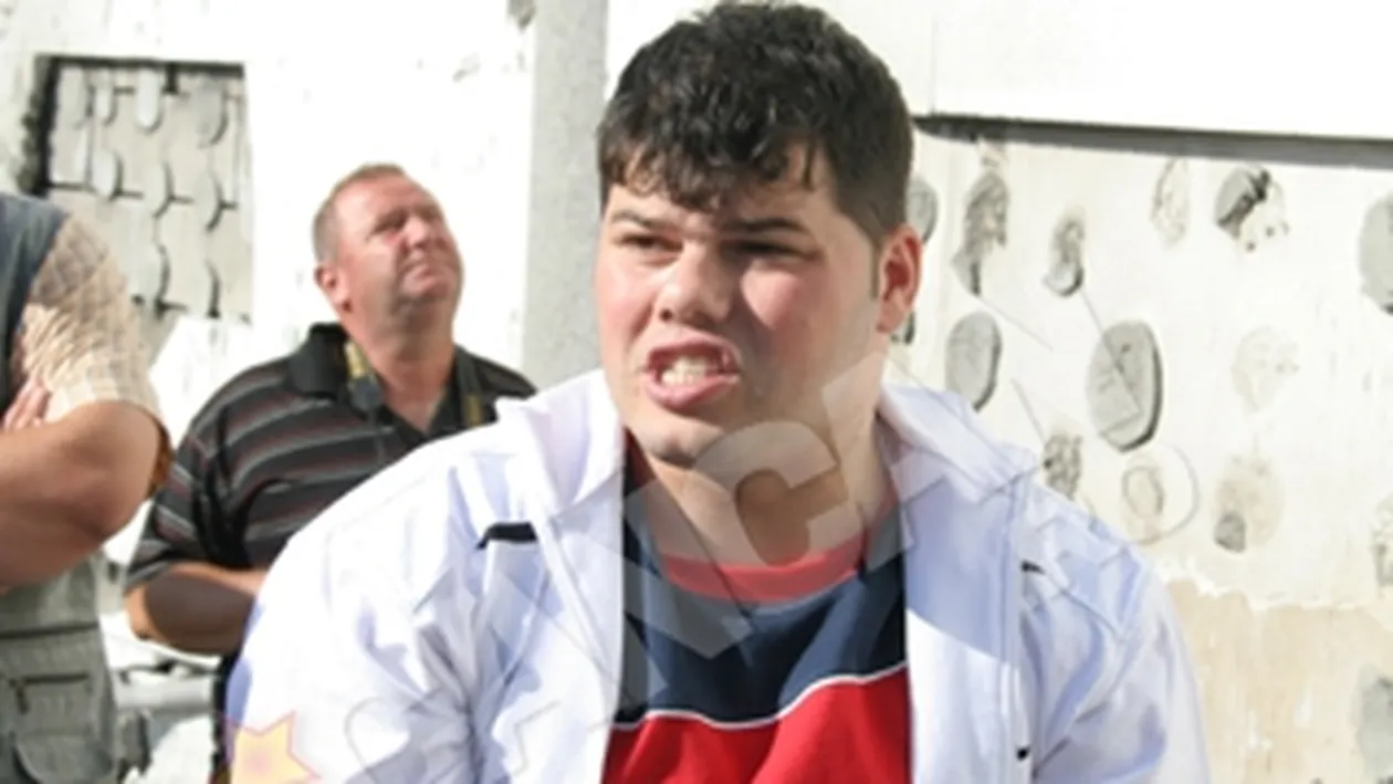 Tata ucigas, frate incendiator