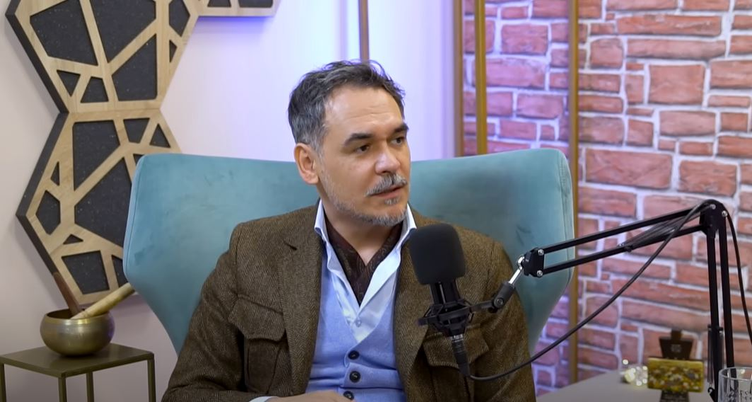 Răzvan Simion s-a „pocăit”! S-a lăsat de fumat după 28 de ani, a renunţat la zahăr şi nu numai