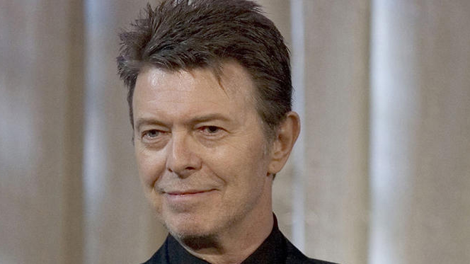 Doliu in lumea muzicii. A murit David Bowie