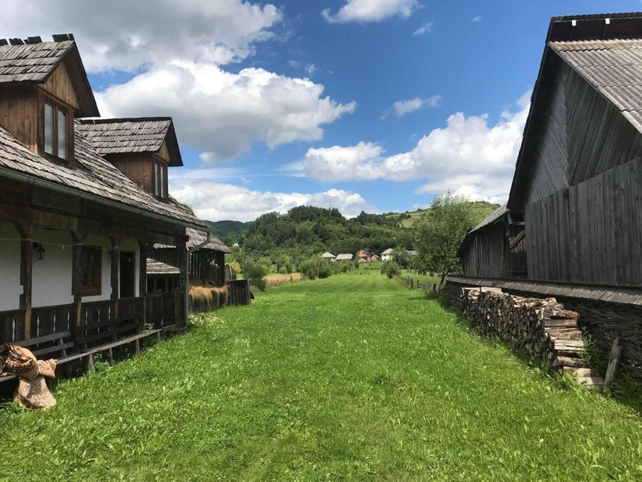 „Casa dintre dealuri”, pensiunea lui Nicolai Tand din Maramureș /Foto: Booking