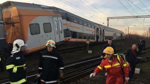 Trafic feroviar blocat în Mehedinți, după ce un vagon al unui tren de marfă a deraiat
