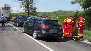 Tragedie pe șosea, în Mureș! Două persoane au murit, după impactul între un TIR și două mașini