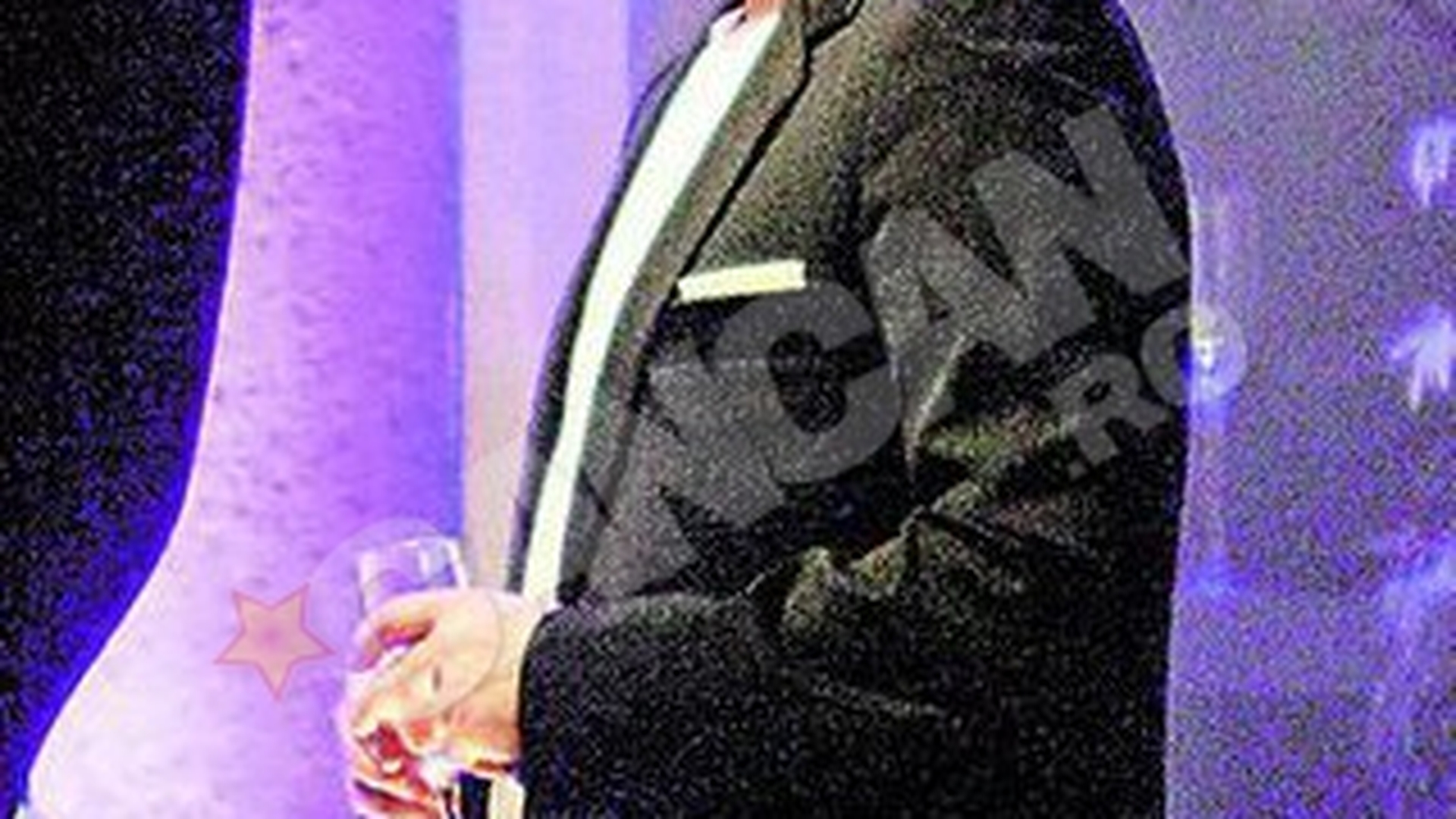 Invitati de seama la relansarea unui "champagne-bar". "Sanchi" a dat de baut in clubul lui