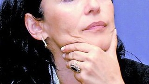 Simona Marinescu, ex-ministrul Muncii, a umblat la pusculita ca sa devina unica proprietara a casei. I-a dat 300.000 de euro fostului iubit