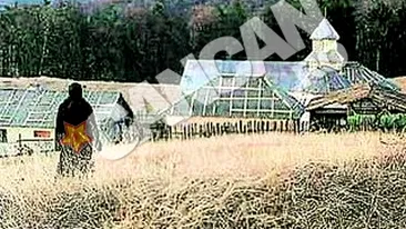 Lacasul construit la Campina pentru filmarile la pelicula Dupa dealuri a devenit loc de pelerinaj. Au ras manastirea-decor ca se inchinau localnicii la ea