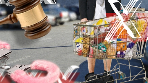 „Și-a dat jos pantalonii și a început să se…”  Ce decizie a luat instanța