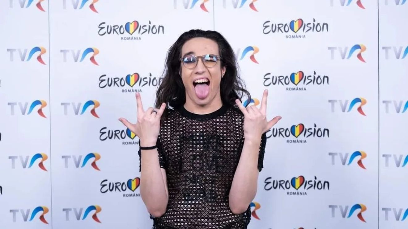 Reprezentantul României la Eurovision lovește din nou. Theodor Andrei a trebuit să-și ceară scuze după o gafă de proporții