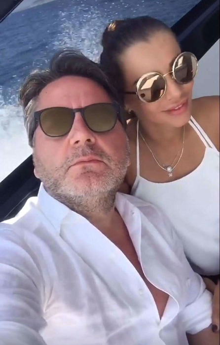 După ce l-a părăsit pe Marius Niculae, Oana Marica s-a fotografiat pe iacht-ul lui Stefano Ricucci