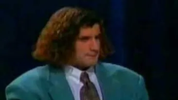 VIDEO Asa ceva e incredibil! Unul dintre cei mai sexy fotbalisti ai lumii arata ca o femeie in '92!