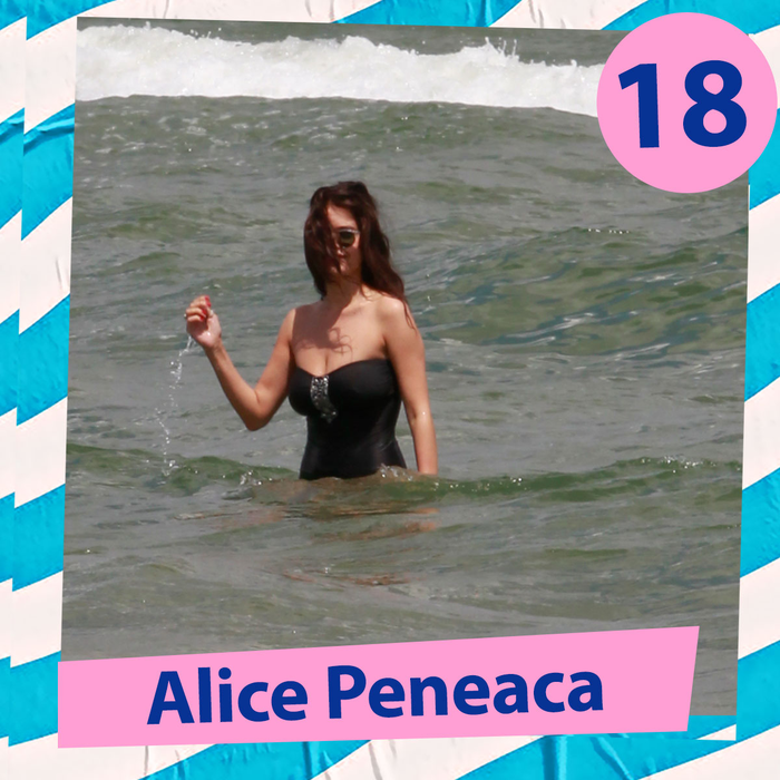 Top 30 vedete care se hârjonesc în apă în cele mai sexy poziții. Ce locuri ocupă Ramona Olaru, Antonia ori Gina Pistol între “Reginele Splash-urilor”