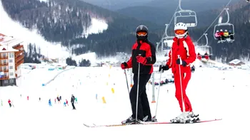 Vacanță la ski în Ucraina 2026. Tot mai mulți români aleg să meargă in stațiunea Bukovel