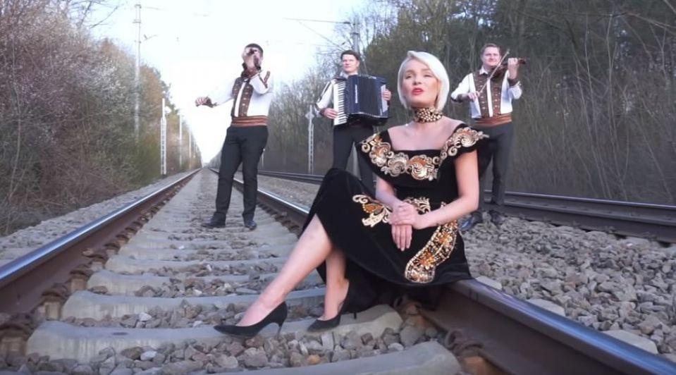 Nimeni nu s-ar fi așteptat la asta. Maria Constantin a ajuns pe șinele de tren