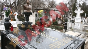 Ionut Dolanescu i-a ridicat un bust de bronz tatalui sau