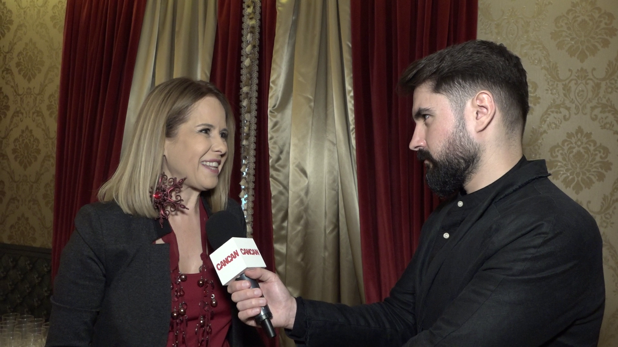 Mihaela Bilic: "Care sunt combinațiile pentru siluetă de evitat -  nu amestecați făinoasele cu grăsimea, pentru că asta se pune repede pe burtă. Deci dacă e să mâncam carne mai împănată, o mâncăm cu murături sau cu salată.

Dacă mâncăm făinoase, încercăm să nu le amestecăm cu grăsime, nu prea știu cu ce să le amestecăm, că merge bine slănina cu pâine. E nasol, n-avem scăpare, dar în nutriție se spune că nu contează ce mănânci între Crăciun și Anul Nou, că sunt 10 zile!"