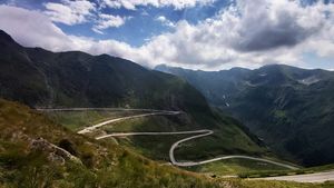 Șoseaua splendidă din România pe care puțini o știu! Este mai spectaculoasă decât Transfăgărășan