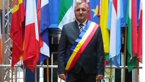 Primarul unei comune din Vâlcea a rupt tăcerea după ce a lipsit de la festivitatea de deschidere a noului an școlar