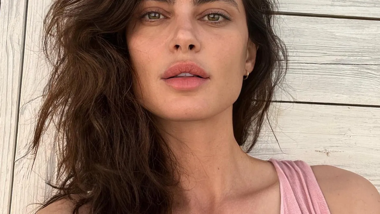 Catrinel Menghia face spectacol, deși e însărcinată în șapte luni. A dansat cu burtica la vedere. „Bună dimineața!”