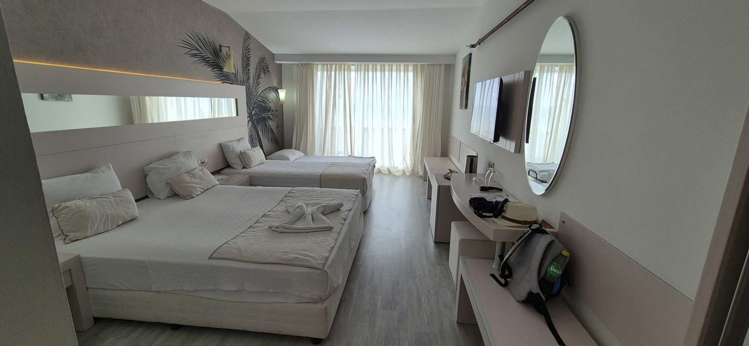 Cât au plătit doi români pentru un sejur de 7 nopți la „ultra all-inclusive”, în Turcia. Au fost cazați într-un hotel de 5 stele din Antalya