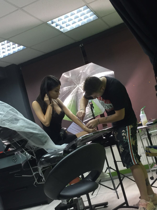 Anna Roman și-a acoperit tatuaj ce reprezenta data de naștere a fostului logodnic