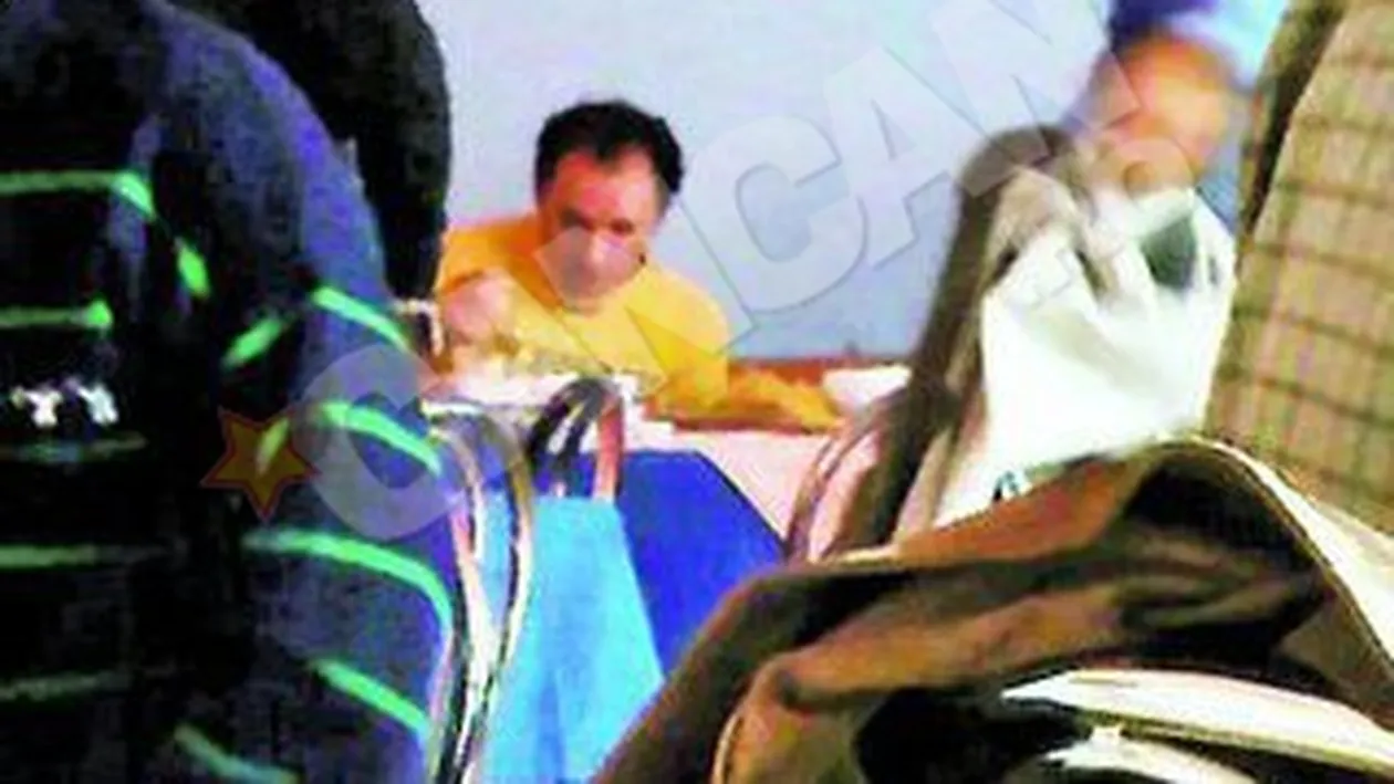 Mihai Traistariu pozeaza in milionar cu vila, firma si masini scumpe, dar e stramt la buzunar. Isi potoleste foamea la cantina studentilor