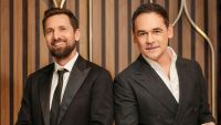 Dani Oțil, sărbătorit în stil mare la Antena 1. Cum a apărut Răzvan Simion la TV, la prima oră a dimineții