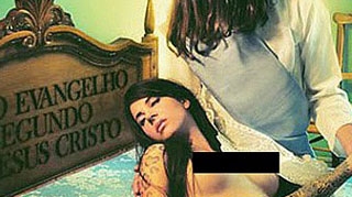 Iisus si un cuplu de lesbiene, pe coperta Playboy din Portugalia