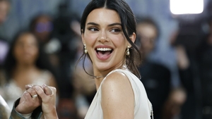 Kendall Jenner are iubit nou? Cu ce actor celebru a fost surprinsă în Hawaii, la micul dejun