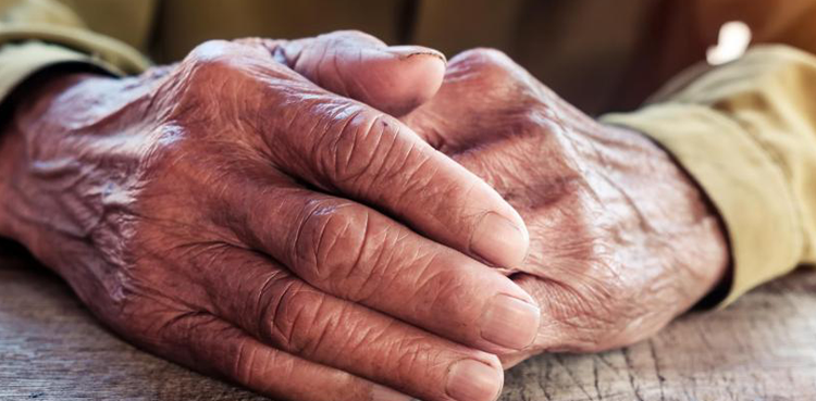 Un pensionar din Constanța se află într-o situație extrem de dificilă